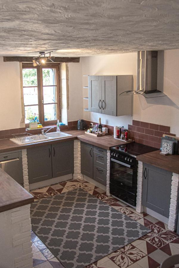 Lavender House - Traditional Stone House Oozing Charm And Character Cersay Extérieur photo