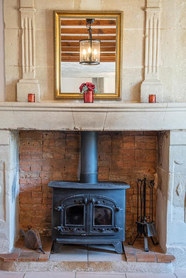 Lavender House - Traditional Stone House Oozing Charm And Character Cersay Extérieur photo