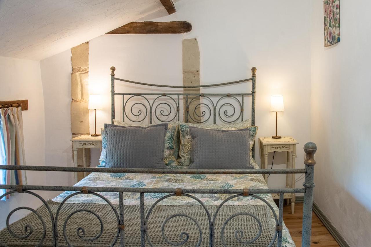 Lavender House - Traditional Stone House Oozing Charm And Character Cersay Extérieur photo