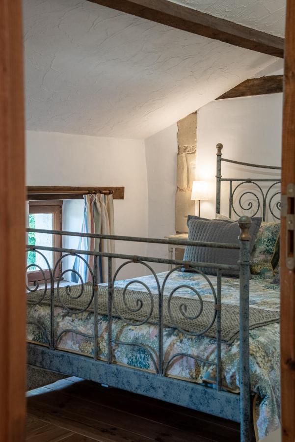 Lavender House - Traditional Stone House Oozing Charm And Character Cersay Extérieur photo